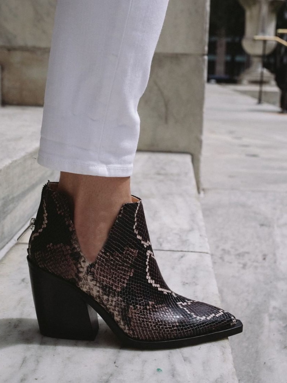 ✨Vince Camuto | Gigietta Snake-Print Pointed Toe Ankle Bootie | Sz 6.5